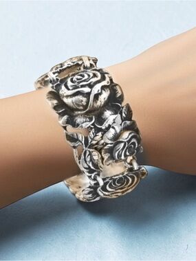 Guglielmo Cini panel rose high relief repousse Italian vintage luxury silver